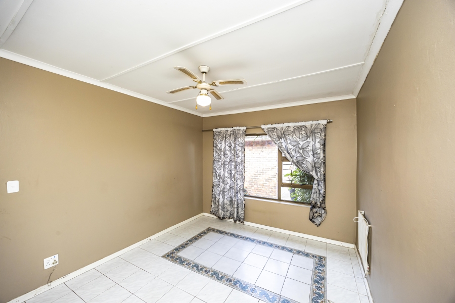 4 Bedroom Property for Sale in Nahoon Valley Park Eastern Cape